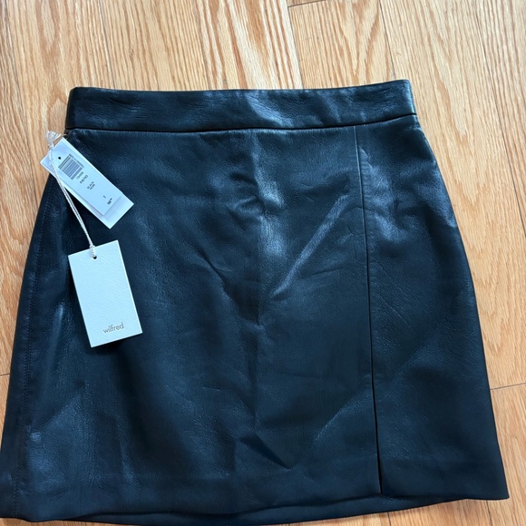 Wilfred Mini Black Vegan Faux Leather Pleather Skirt Patio size 2 - Picture 3 of 3